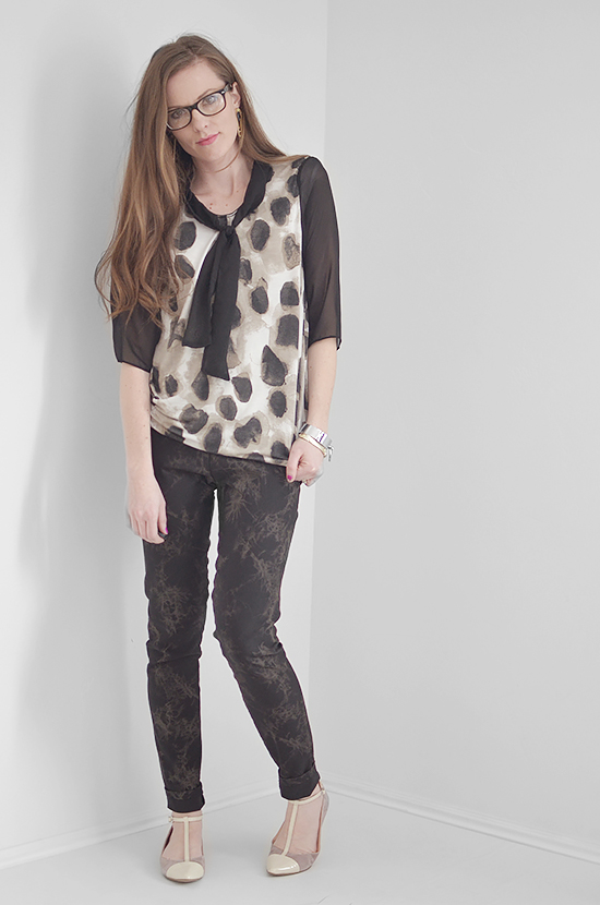 istillloveyou-sewing-pussybow-top-skinnyjeans-3