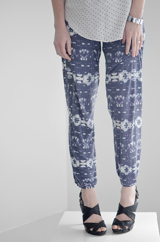 melissa-esplin-sewing-maternity-style-track-pants-5